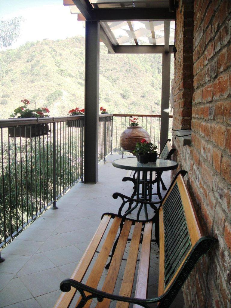 Archontiko I Misirlou Guest House Kalopanagiotis Luaran gambar