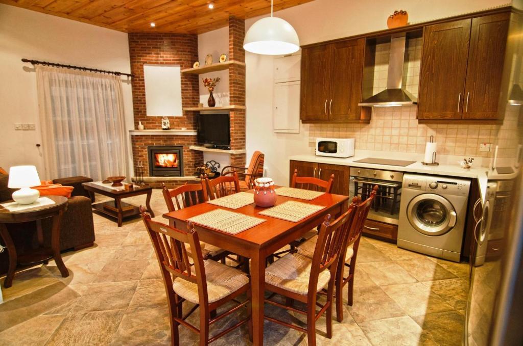Archontiko I Misirlou Guest House Kalopanagiotis Luaran gambar